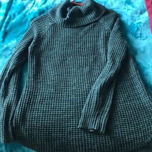 🌿EUC Green Knit 🌿